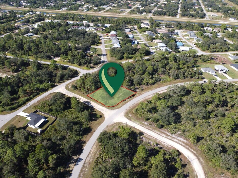 Land in 721 Woodcrest Dr, Lehigh Acres, FL 33974